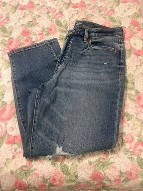 Old Navy Women's Straight-Leg Jeans in Medium Blue Wash
